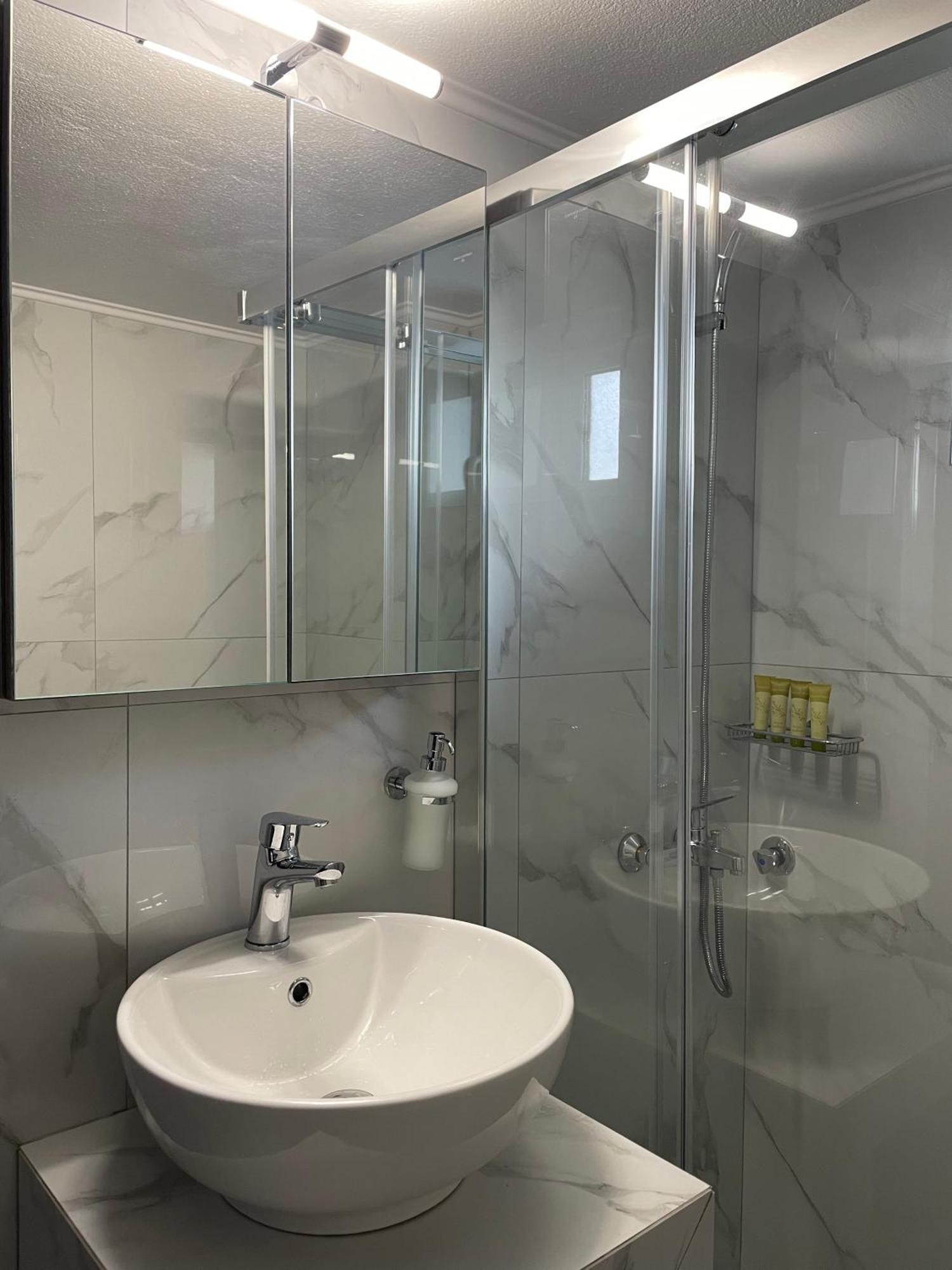 Dt Luxury Apartment Néa Péramos 외부 사진