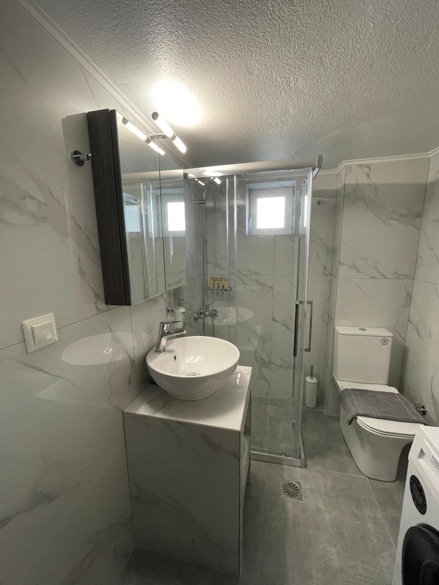 Dt Luxury Apartment Néa Péramos 외부 사진