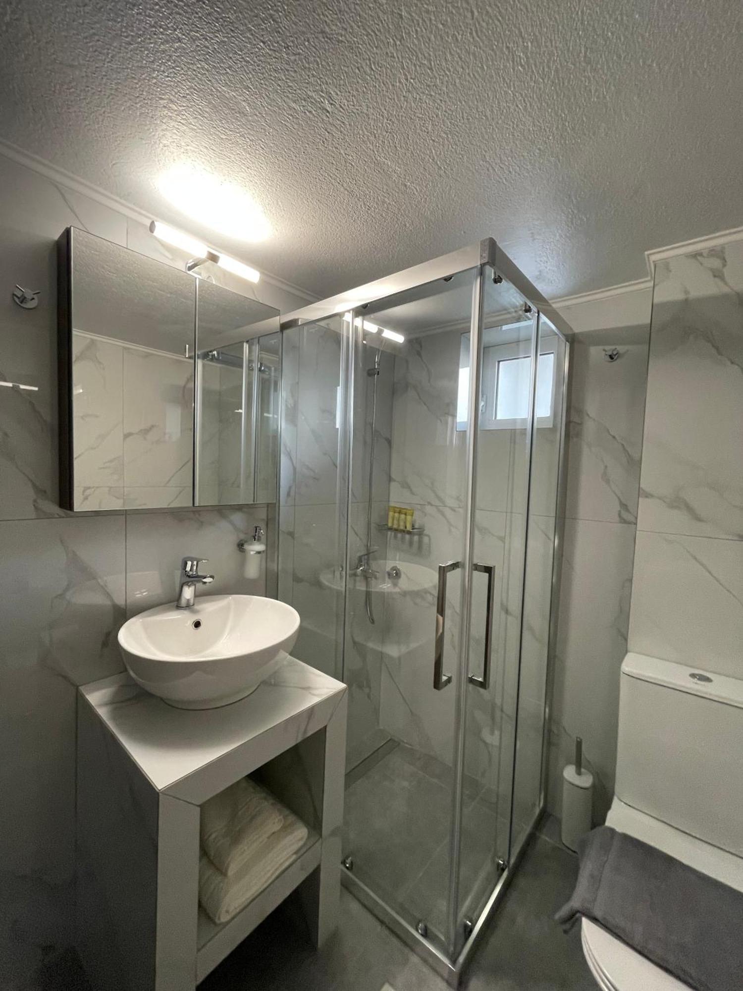 Dt Luxury Apartment Néa Péramos 외부 사진